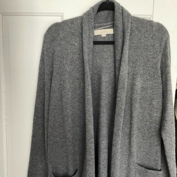 LOFT Sweaters - Loft Pocket Cardigan